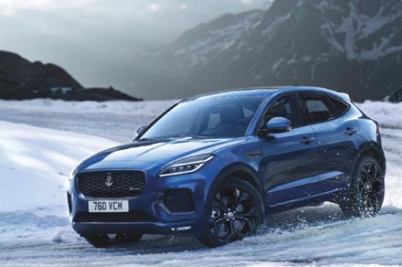 Jaguar E-Pace im Schnee